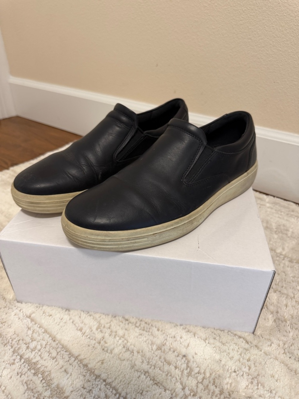 Ecco Black Leather Slip-On Sneakers with Cream Sole